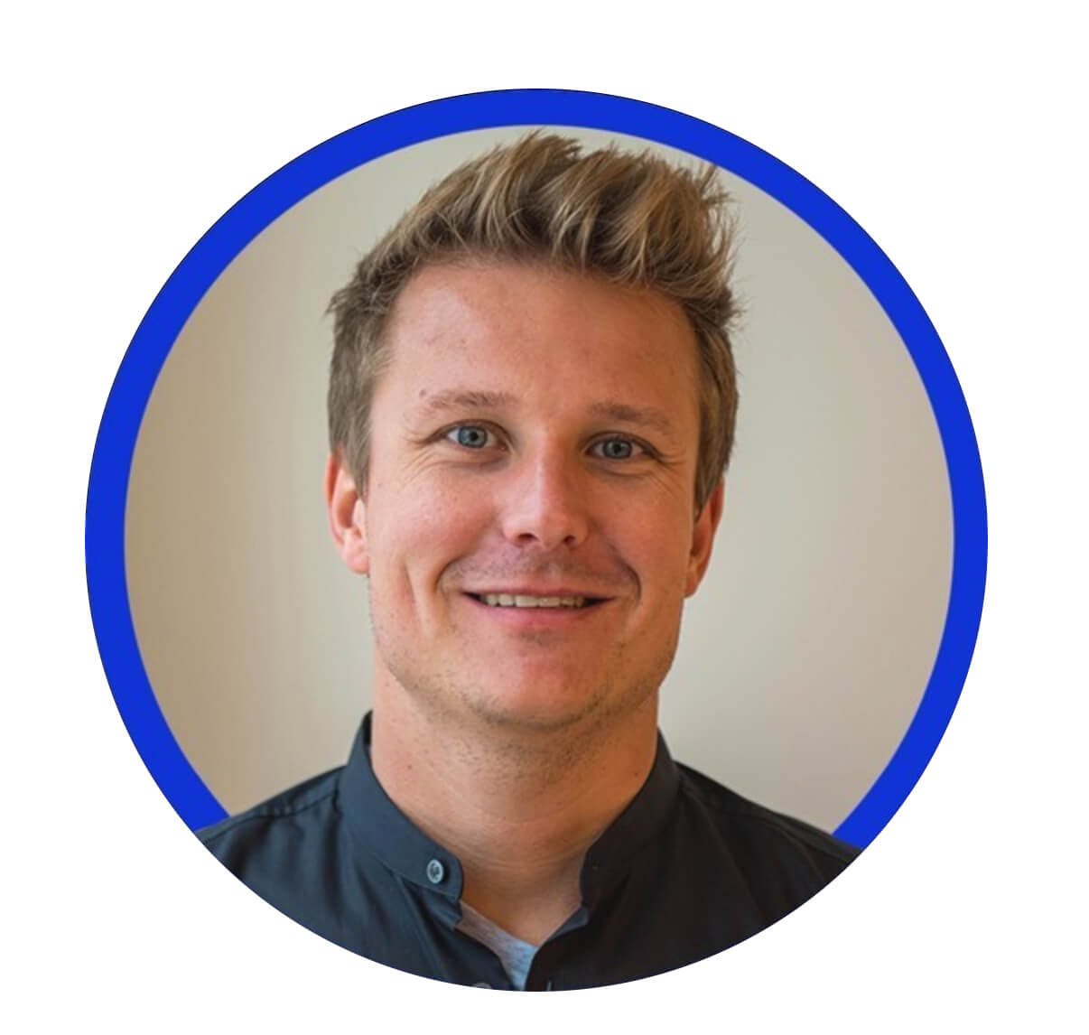 Professional LinkedIn headshot example
